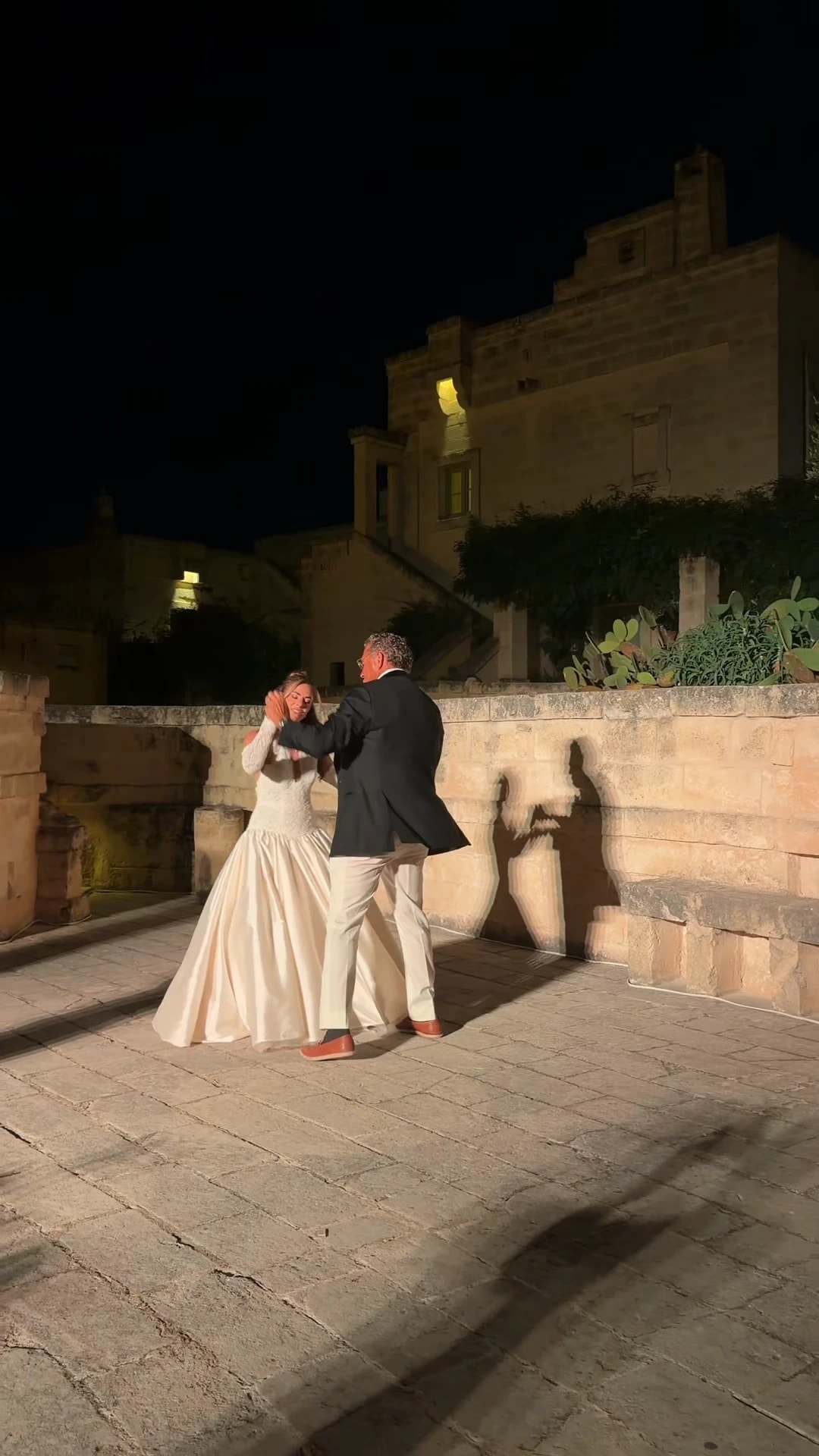 Boda de Lexi & Christian en Borgo Egnazia: Lexi y su padre